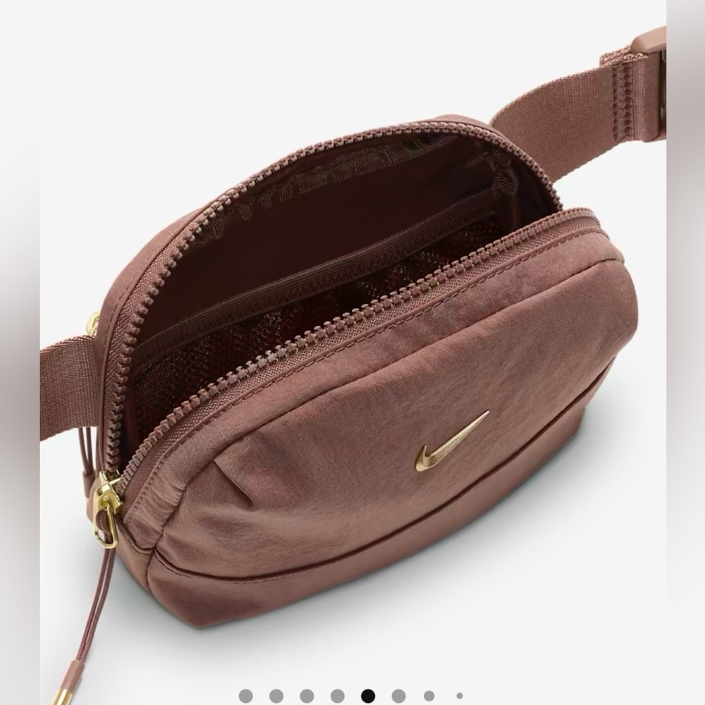 Nike Aura Crossbody Bag (2L) - Picture 6 of 11